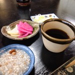 蕎麦粥と赤蕪漬け、沢庵