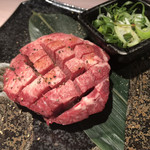 京の焼肉処 弘 三条木屋町店 - マンゴーカットタン