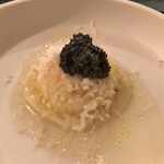 ヴェーナ - ●半熟卵の上にキャビア（説明を聞きそびれたので曖昧な表現です。）