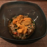 ヴェーナ - ●セコガニのトマトソースリゾット
      北海道の雲丹をのせて