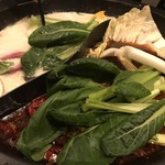 火鍋三田 成都 - お野菜投入〜