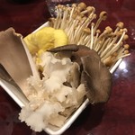 火鍋三田 成都 - きのこの盛り合わせ