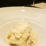 レストラン ラ・フロレゾン・ドゥ・タケウチ - 北海道産活平目のア・ラ・ヴァプール
      モンサンミッシェル産ムール貝とタコのラグー
      カリフラワーのカプチーノ仕立て