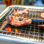 焼肉 八廣 - ガスコンロで焼きます。