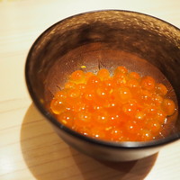 鮨 つぼみ - マグロ節のお出汁で和えた生いくら