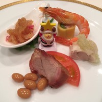 中国料理 梨杏 - 季節の素材入り前菜盛り合わせ