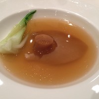 中国料理 梨杏 - 干し貝柱添えミニふかひれ姿の
                上湯スープ掛け