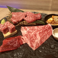 近江うし 焼肉 にくTATSU 青山本店 - 