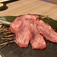 近江うし 焼肉 にくTATSU 青山本店 - 