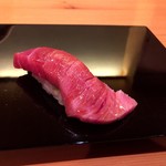 本鮪中トロ　最近は大トロよりこれくらいの方がね