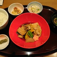 函館うに むらかみ 日本生命札幌ビル店 - 「勘八カマ身の旨煮と彩り野菜の炊き合わせと蟹真丈と岩海苔のお吸い物」