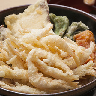 White shrimp Tempura with an irresistible crispy texture is very satisfying to eat◎