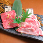 요네자와 쇠고기와 야마토 돼지의 반모리