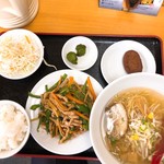 台湾料理 雪梅園 - 青椒肉絲ランチ