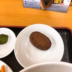 台湾料理 雪梅園 - 日替りの揚げもの(ハンバーグ)