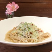 カラーズ - モチモチの生パスタにしらすがタップリ(*≧∀≦*)