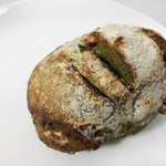 カミバン - 【2018.12】抹茶と小豆のぱん(税込300円)