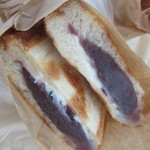 パン処 とと屋 - あんバターサンド？