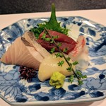 築地 おつぼ - 【旬の刺盛り】カンパチ　鮪　鯛　帆立
ホタテがピンピンしてた(ぐったりじゃない！)
わさびは生のおろしたのだった！