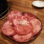 炭火焼肉ホルモン 七輪坂井 - 