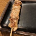 炭火居酒屋 炎 - 鶏カルビ串