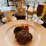 セント レジス ホテル 大阪 - ルームサービスでお願いした、和牛ハンバーグ