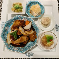 華都飯店 OsakaMetro本町ビル店 - メインと小さなお料理4品
