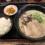 一成 - ラーメン こく味＝５００円
      小ご飯が日替りで付く