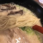 一成 - 麺は細いです