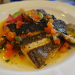 ウィウィ - スズキのポワレ～アサリのバターソース～