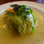 ウィウィ - シューファルシ（豚ひき肉のちりめんキャベツ包み）