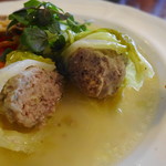 ウィウィ - シューファルシ（豚ひき肉のちりめんキャベツ包み）