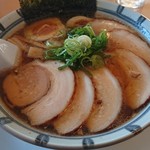 らぁ麺屋まるみ - 醤油らぁ麺チャーシューたまごのせ