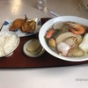 魚定 - 料理写真:塩ラーメンセット￥880(税込)安いです！普通このラーメンだったら、間違いなく他のお店で￥1000は超えますね。