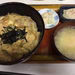 食堂 浜新 - かつ丼700円