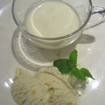 オルガニコ - 〆のデザートのパンナコッタ。