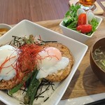 たべもの屋 福ちゃん - 煮込みハンバーグ丼1,100円  プラスWハンバーグ350円  ご飯大盛(無料)