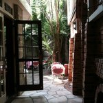 イノダコーヒ - 2011/10/03 中廊下