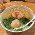 らーめん まる玉 - 味玉入りラーメン