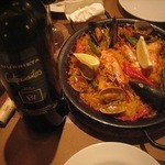 プラテロ - タンニンがニガ爽やかスペインワインとパエリャ