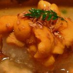 みえ田 - 大根もちにタップリのバフンウニがのせられています。・・このお出汁いいお味ですよ。 2011/09