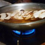 みえ田 - 松茸鍋・・・去年も頂きましたが、松茸は一人1本以上あるでしょうね。贅沢な品です。 2011/09