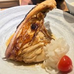 銀座 すが家 - ぶりカマの照焼き。市販のぶりカマとは大きさ・脂のノリ共に全く別物のS級のカマ！