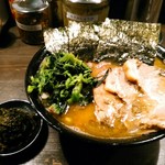 チャーシューメン  ８４０円  まあまあの厚みのチャーシューが確か５枚。