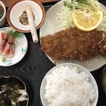 かつれつ軒 - ロースカツ定食950円