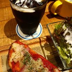肉が旨いカフェ NICK STOCK - PIZZA TOAST SETモーニング500円