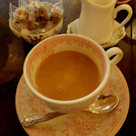 タイニー トリア アフタヌーンティー＆カフェ - 