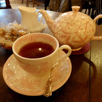 タイニー トリア アフタヌーンティー＆カフェ - ヨークシャーティー