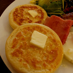 タイニー トリア アフタヌーンティー＆カフェ - クランペット