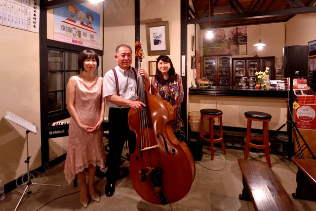 赤い屋根の喫茶店 駅舎（エキシャ） - 芦野公園（喫茶店）の写真